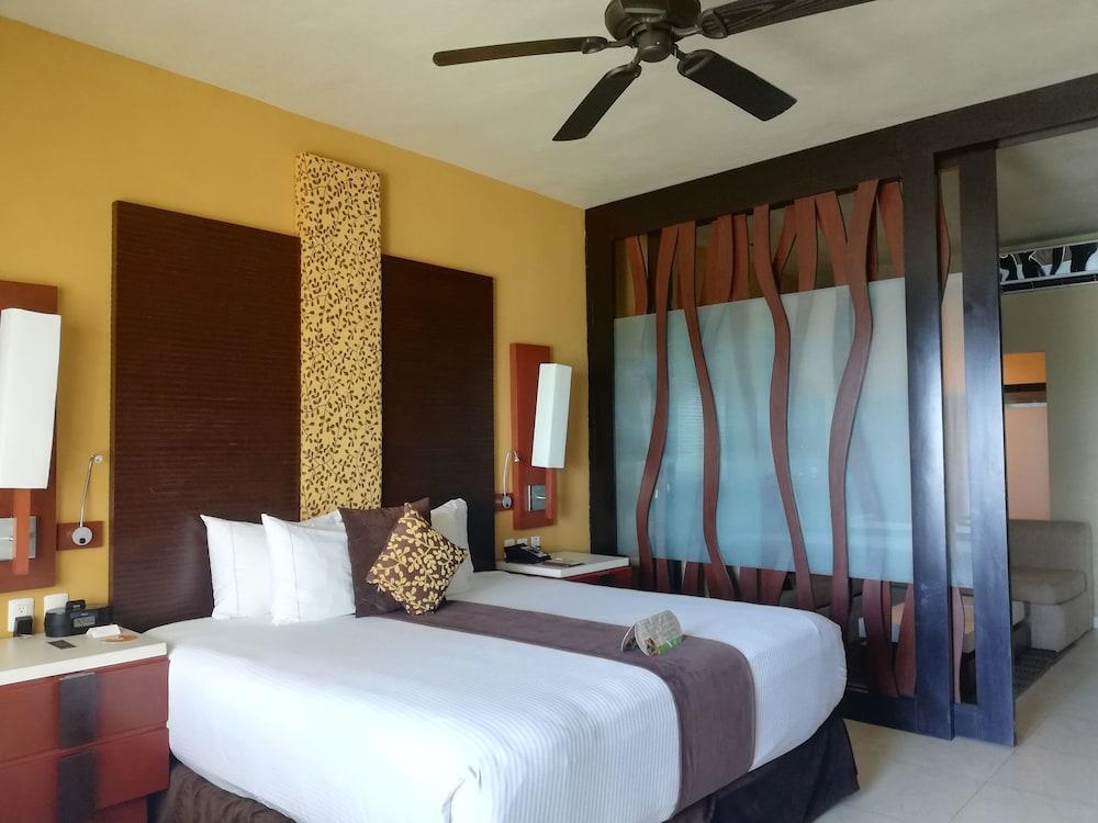Generations Riviera Maya Family Resort Catamaran, Water Park & More Inclusive Puerto Morelos Eksteriør bilde